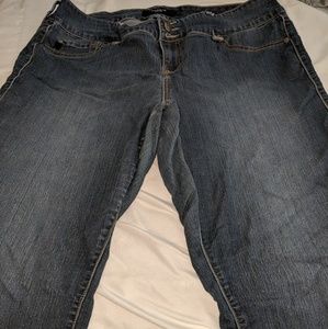 Torrid blue denim stretch capris 18w